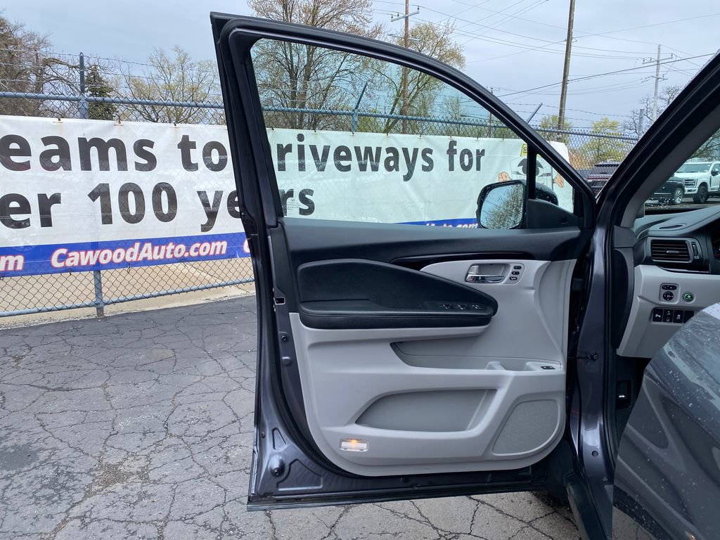 Used 2022 Honda Pilot Touring image 13