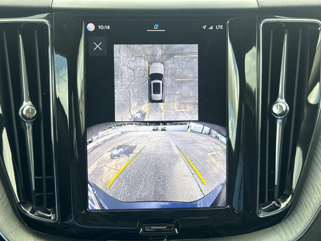 Certified 2025 Volvo XC60 B5 Plus AWD/4WD image 33