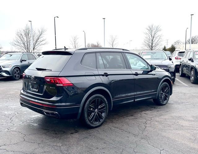 Used 2022 Volkswagen Tiguan SE R-Line image 9