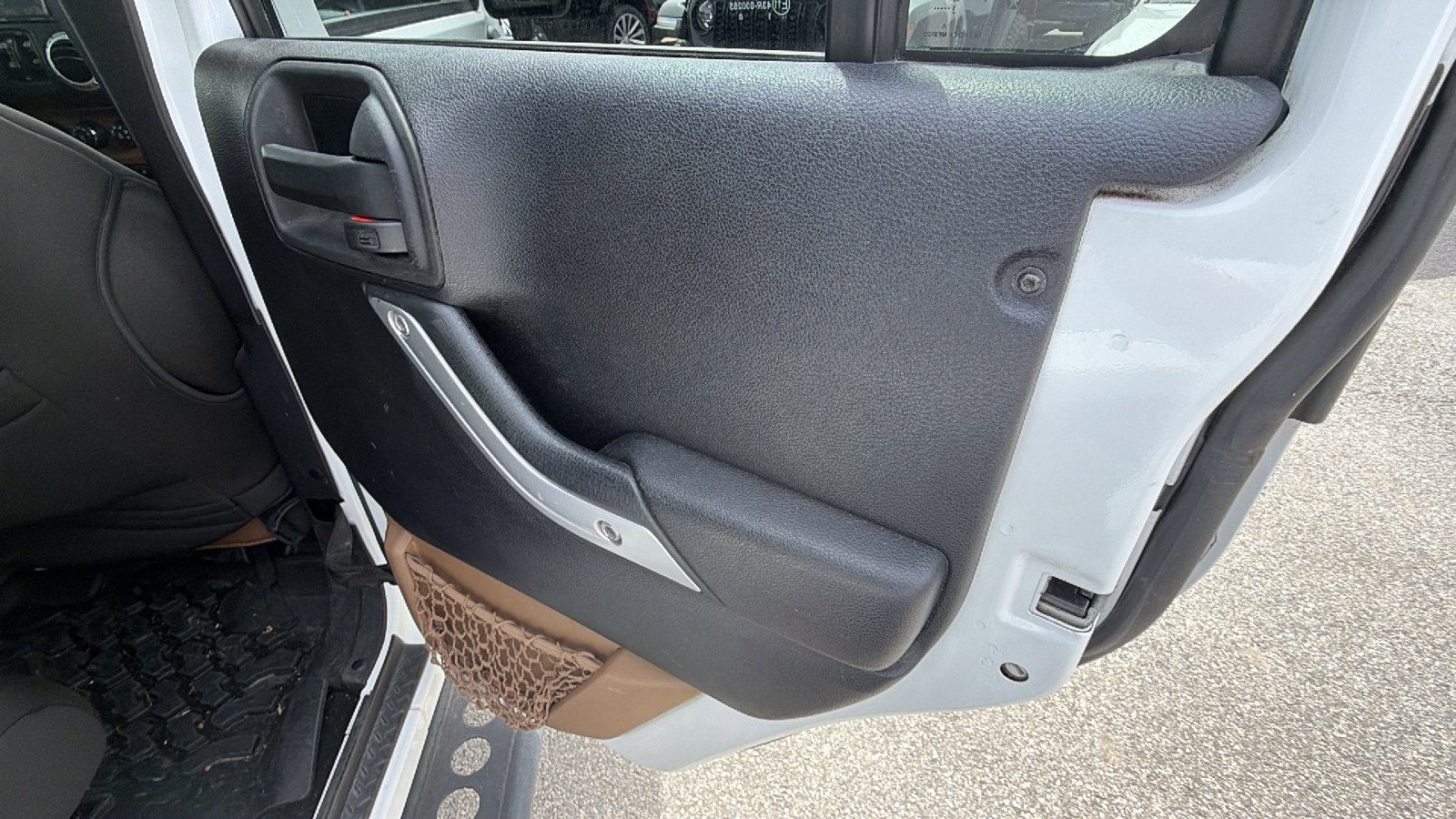 Used 2012 Jeep Wrangler Unlimited Sahara w/ Dual Top Group image 20