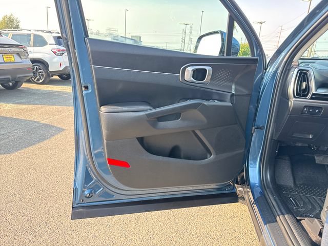 Used 2025 Kia Sorento EX AWD/4WD image 16