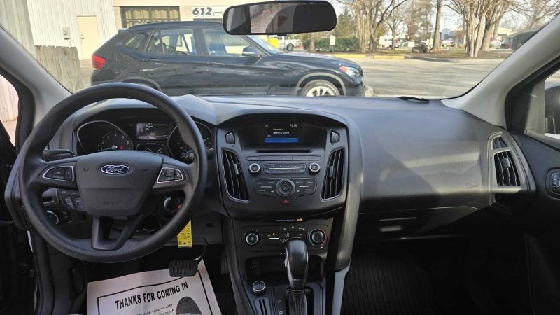 Used 2017 Ford Focus SE w/ Interior Protection Package image 13