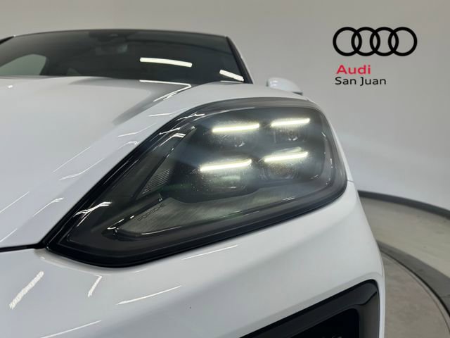 Used 2025 Porsche Cayenne S AWD/4WD image 5