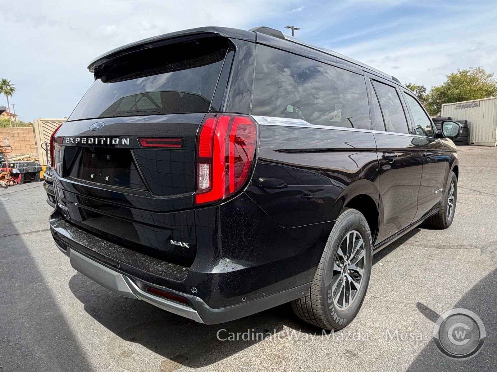 Used 2025 Ford Expedition Max Platinum AWD/4WD image 3