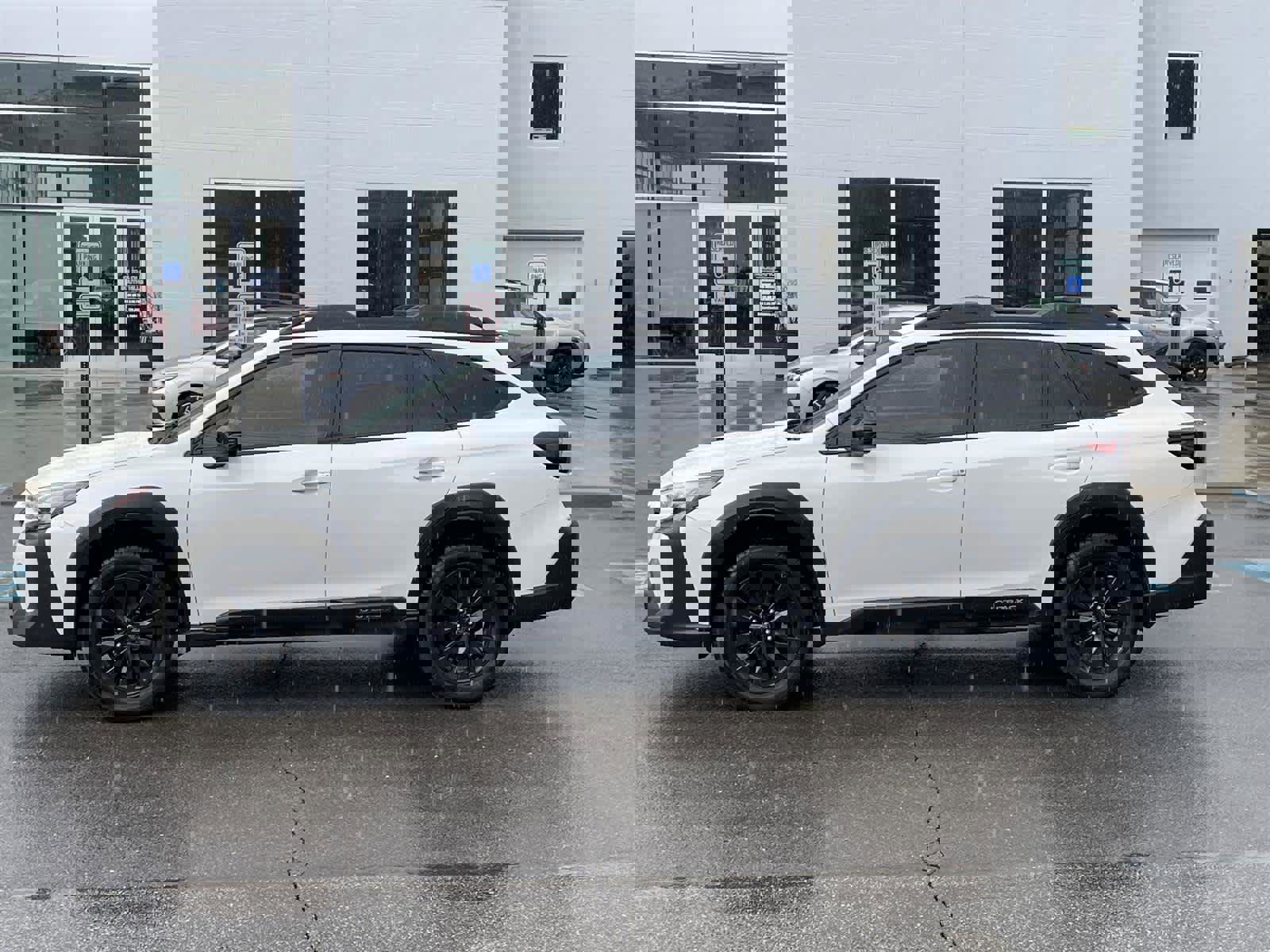 Used 2023 Subaru Outback Onyx Edition AWD/4WD image 2