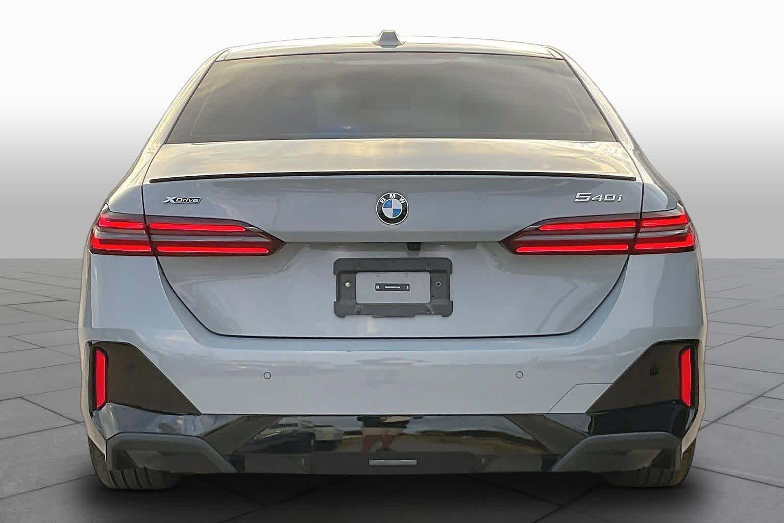 Used 2024 BMW 540i xDrive w/ Premium Package AWD/4WD image 5
