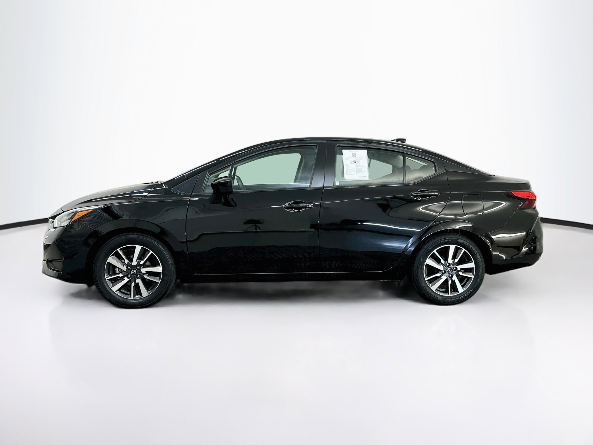 Used 2025 Nissan Versa SV FWD image 4