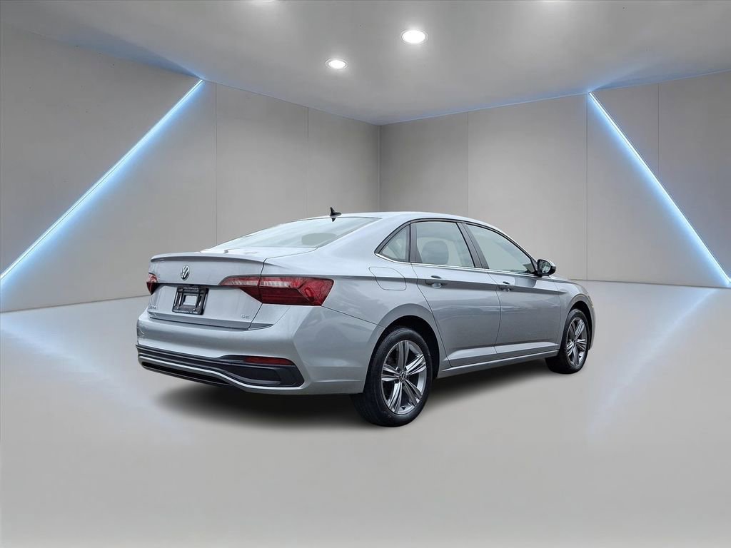 Certified 2022 Volkswagen Jetta SE w/ Panoramic Sunroof Package FWD image 5
