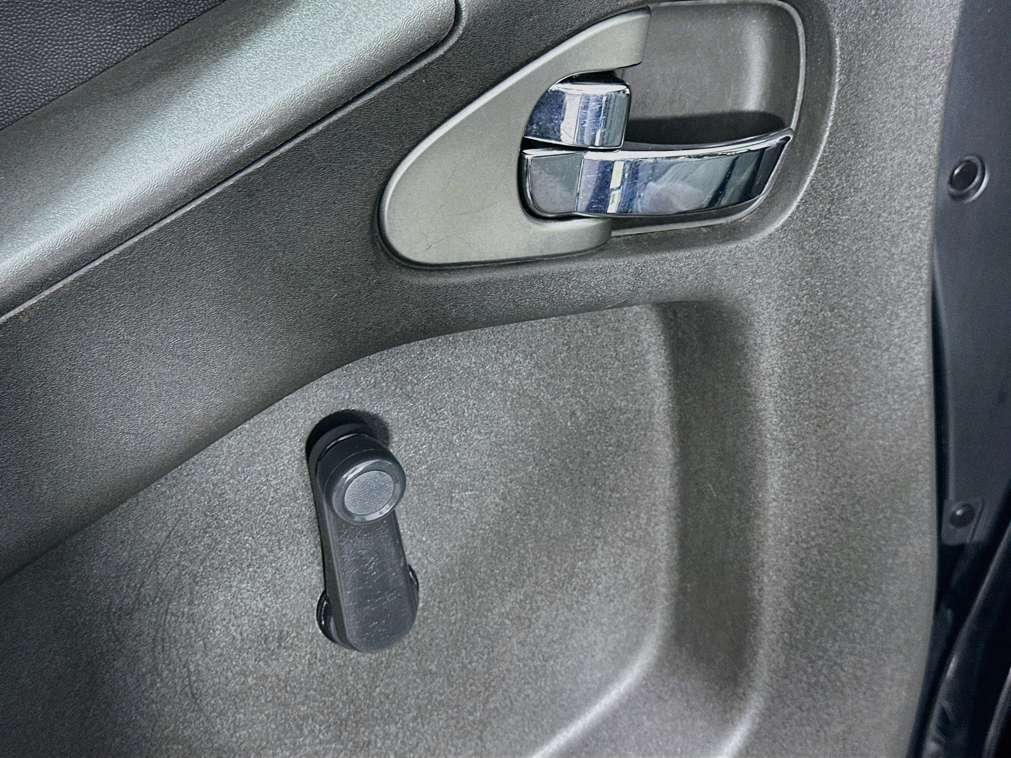 Used 2016 Nissan Frontier S RWD image 15