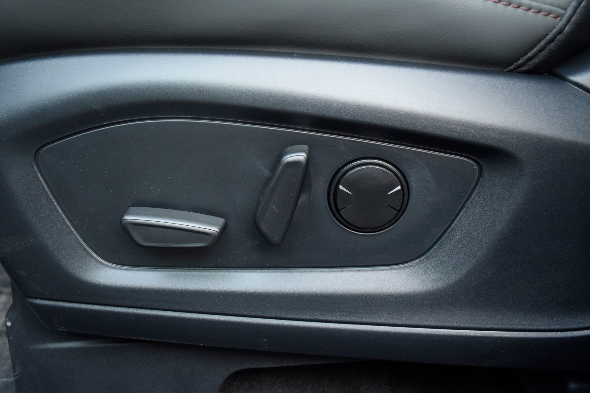 New 2026 Ford Explorer Active w/ Active Comfort Package image 16