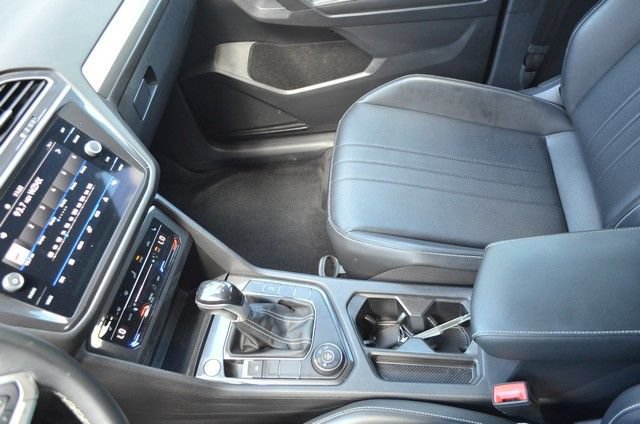 Used 2024 Volkswagen Tiguan SE AWD/4WD image 26