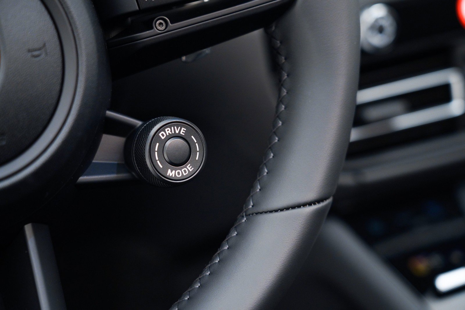 New 2026 Porsche Macan Turbo image 30