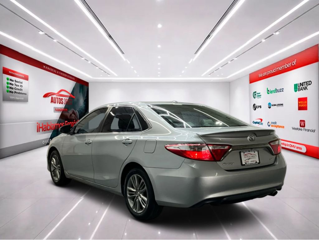 Used 2016 Toyota Camry SE FWD image 5