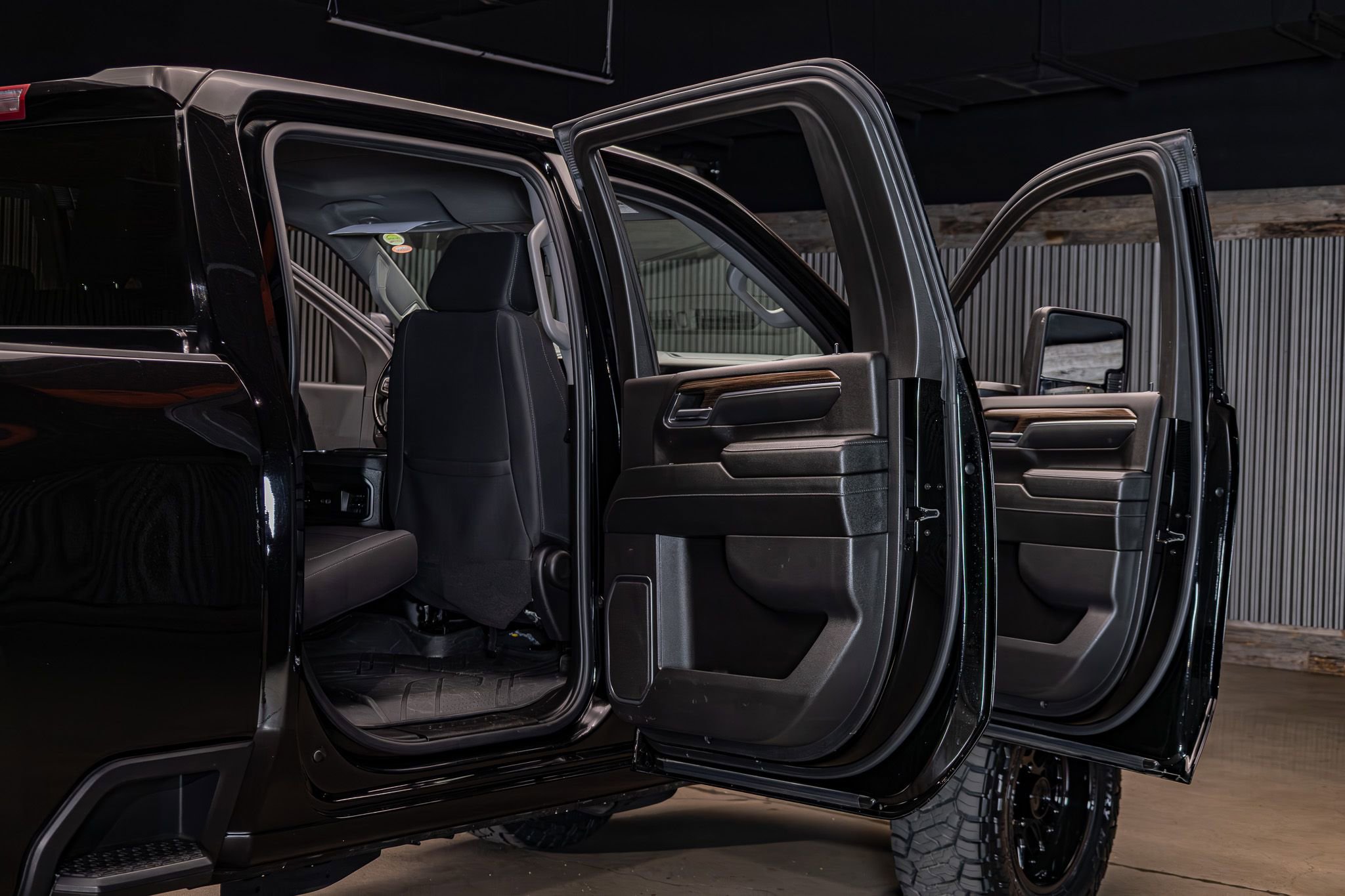 Used 2024 Chevrolet Silverado 2500 LT w/ Convenience Package AWD/4WD image 31