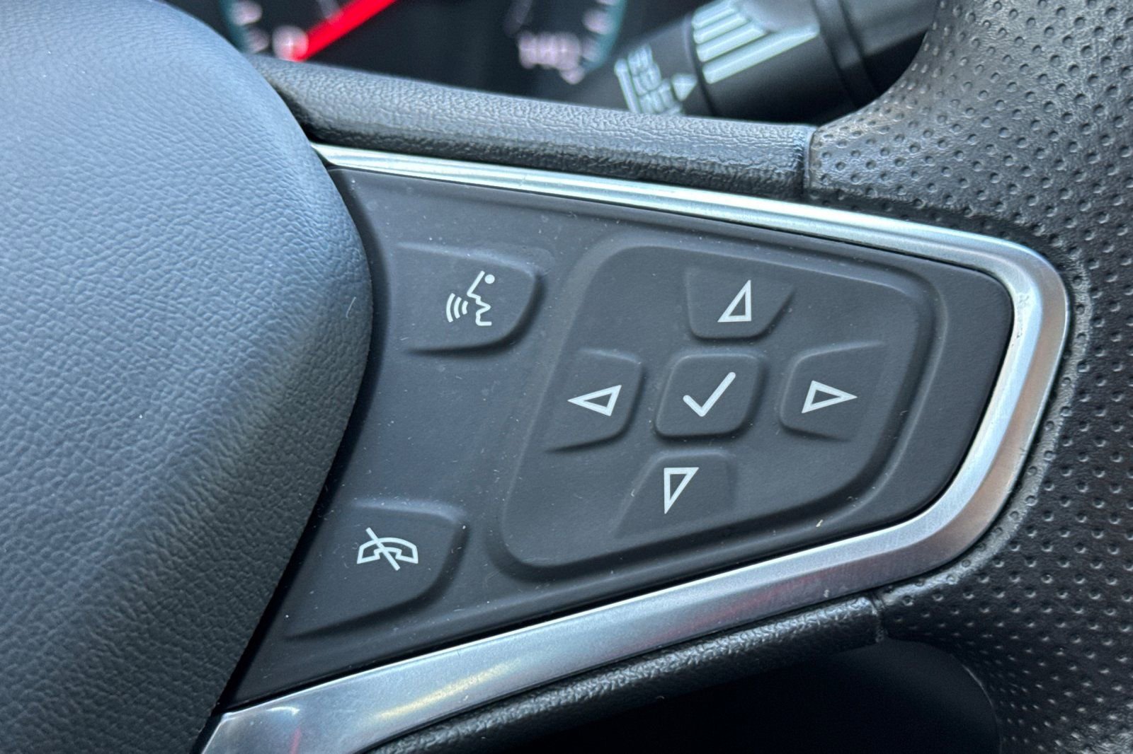 Used 2022 Chevrolet Malibu LS w/ Driver Confidence Package II image 25