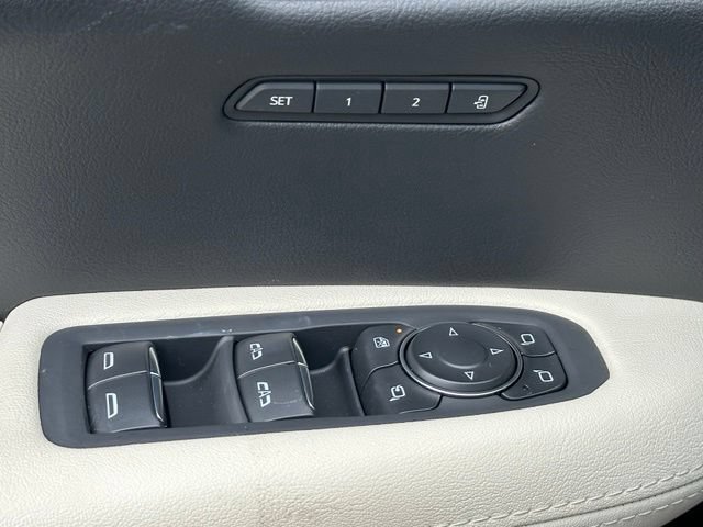 Used 2025 Cadillac XT5 Sportv w/ Technology Package AWD/4WD image 32