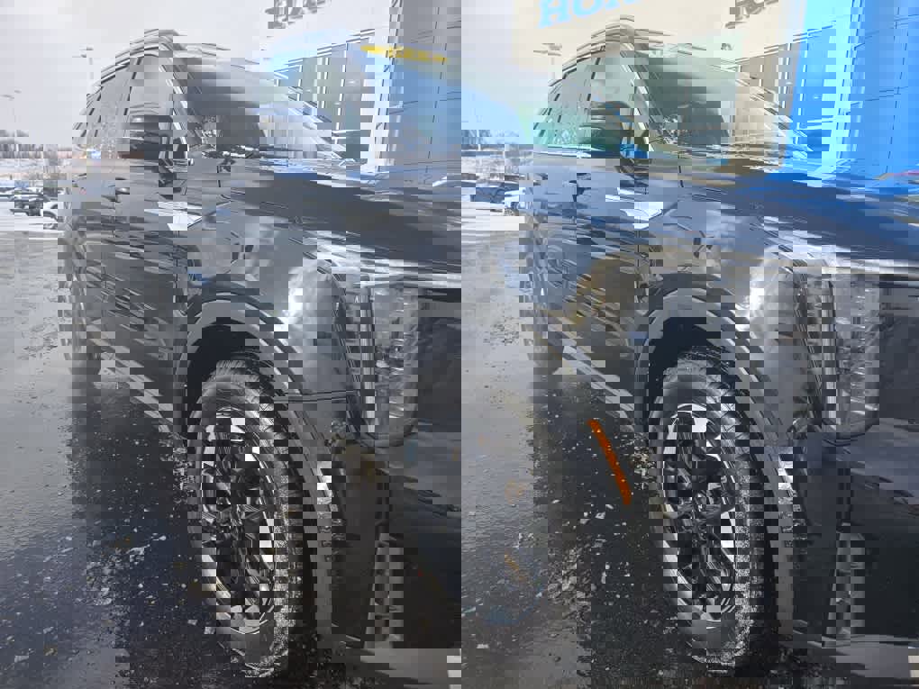 Used 2024 Kia Sorento S image 6