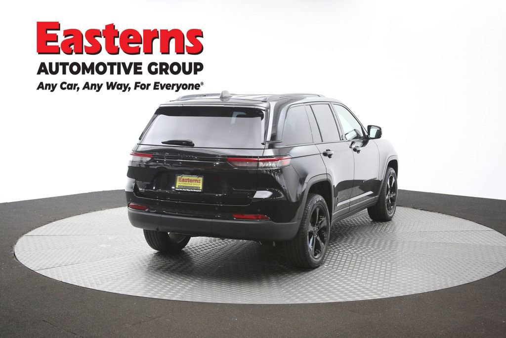 Used 2023 Jeep Grand Cherokee Limited w/ Black Appearance Package AWD/4WD image 41