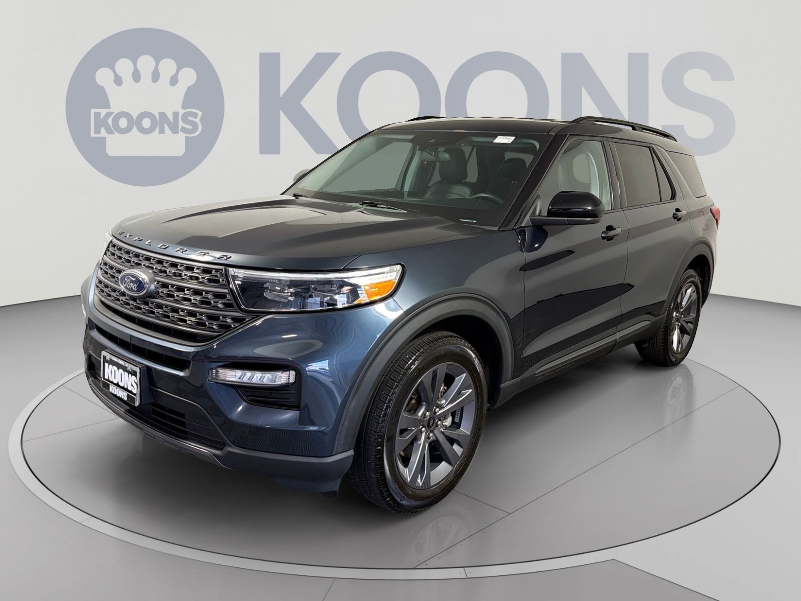 Used 2023 Ford Explorer XLT w/ Equipment Group 202A AWD/4WD image 1