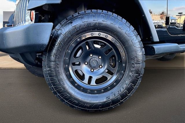 Used 2012 Jeep Wrangler Unlimited Rubicon w/ Connectivity Group image 8