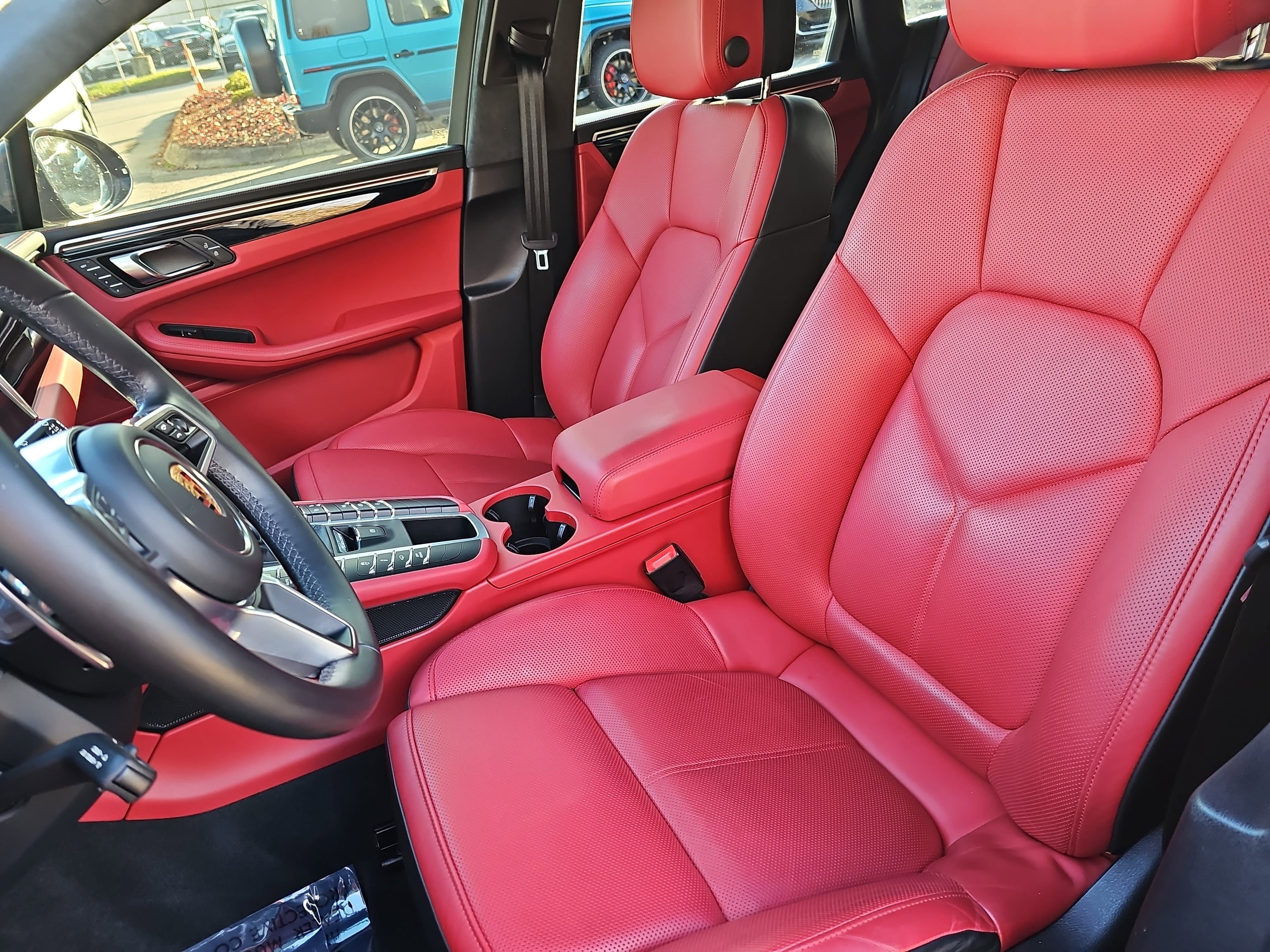 Used 2021 Porsche Macan Turbo image 15