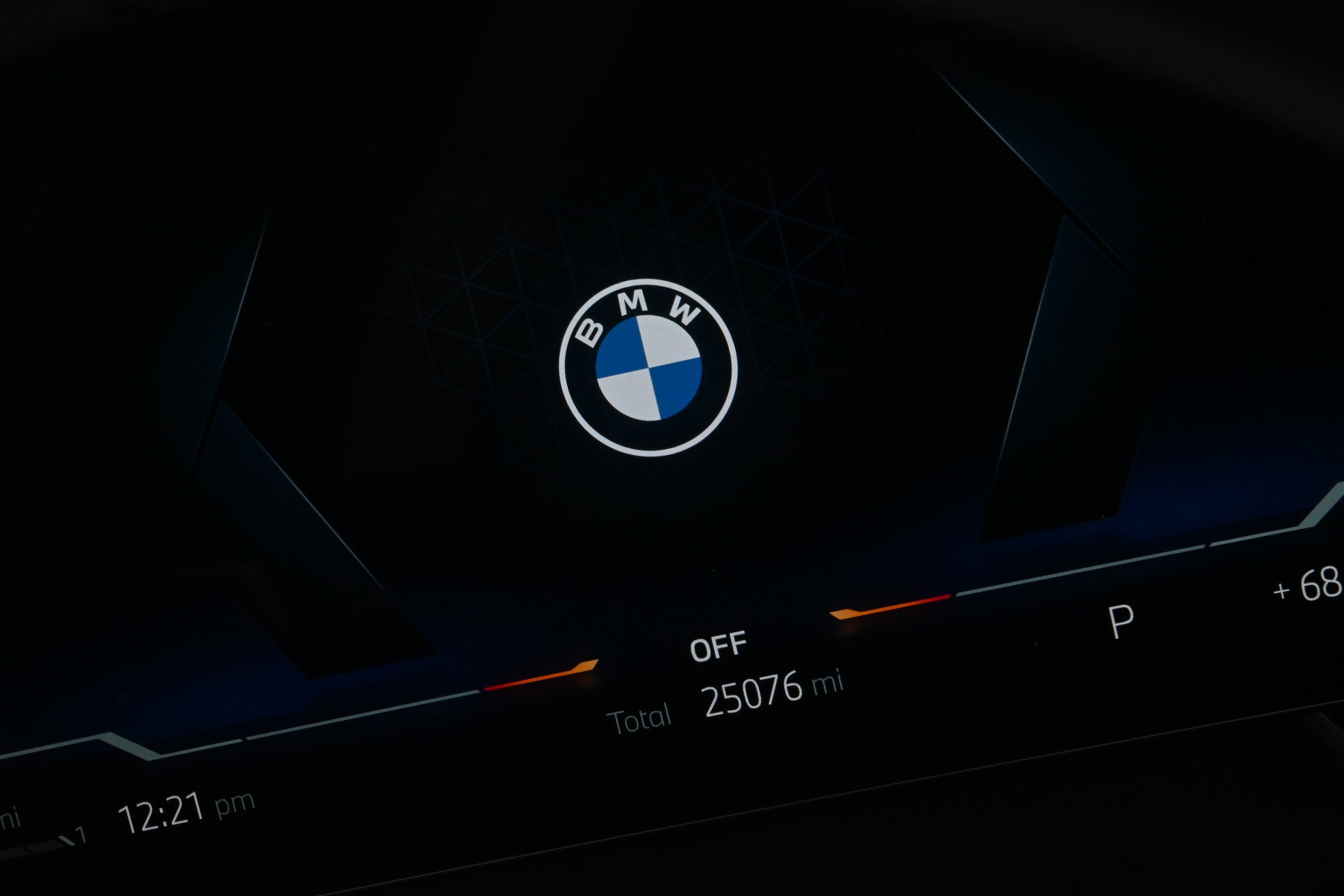 Certified 2023 BMW 740i w/ Parking Assistance Package image 38