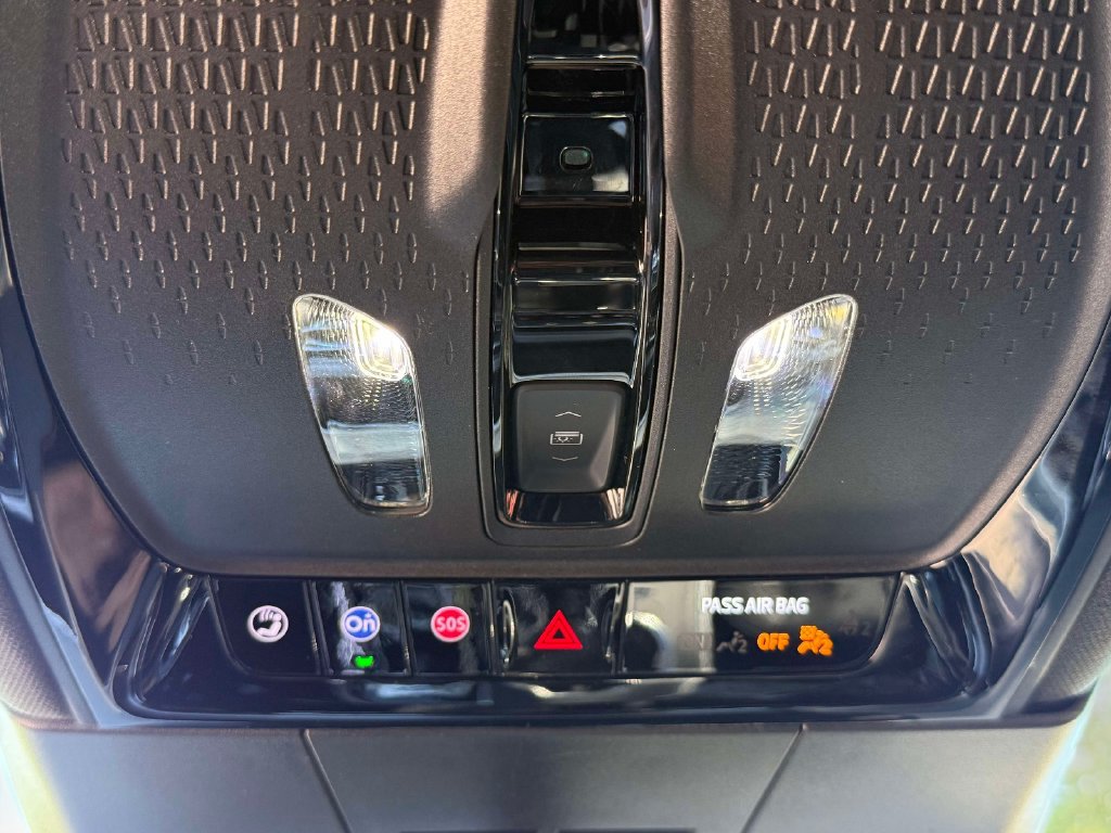 Used 2025 Cadillac Lyriq Luxury w/ LPO, Floor Liner Package AWD/4WD image 28