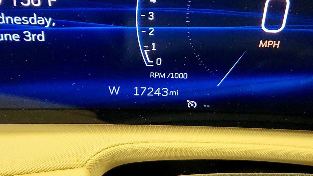 Used 2024 Cadillac XT4 Luxury w/ Cold Weather Package FWD image 15