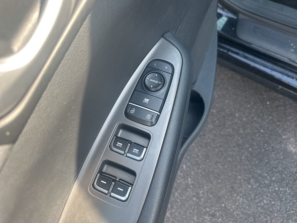 Used 2019 Kia Optima S w/ S Panoramic Sunroof Package image 10