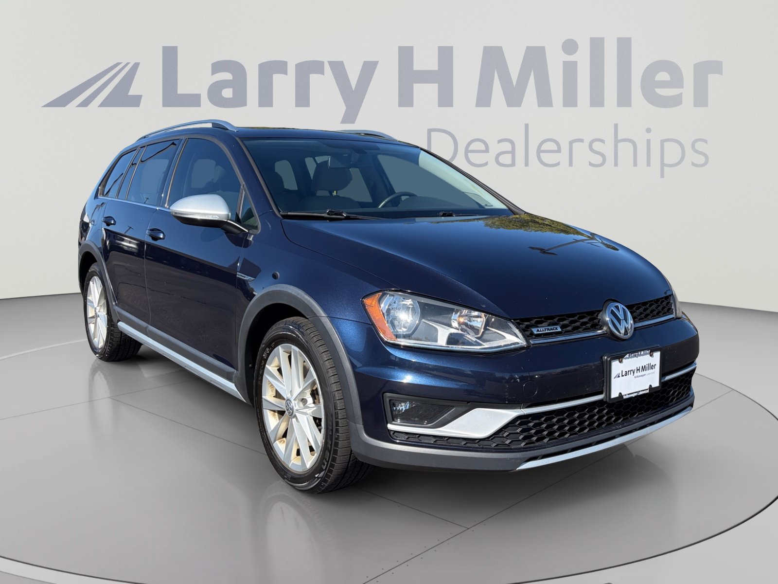 Used 2017 Volkswagen Golf Alltrack SE AWD/4WD image 7