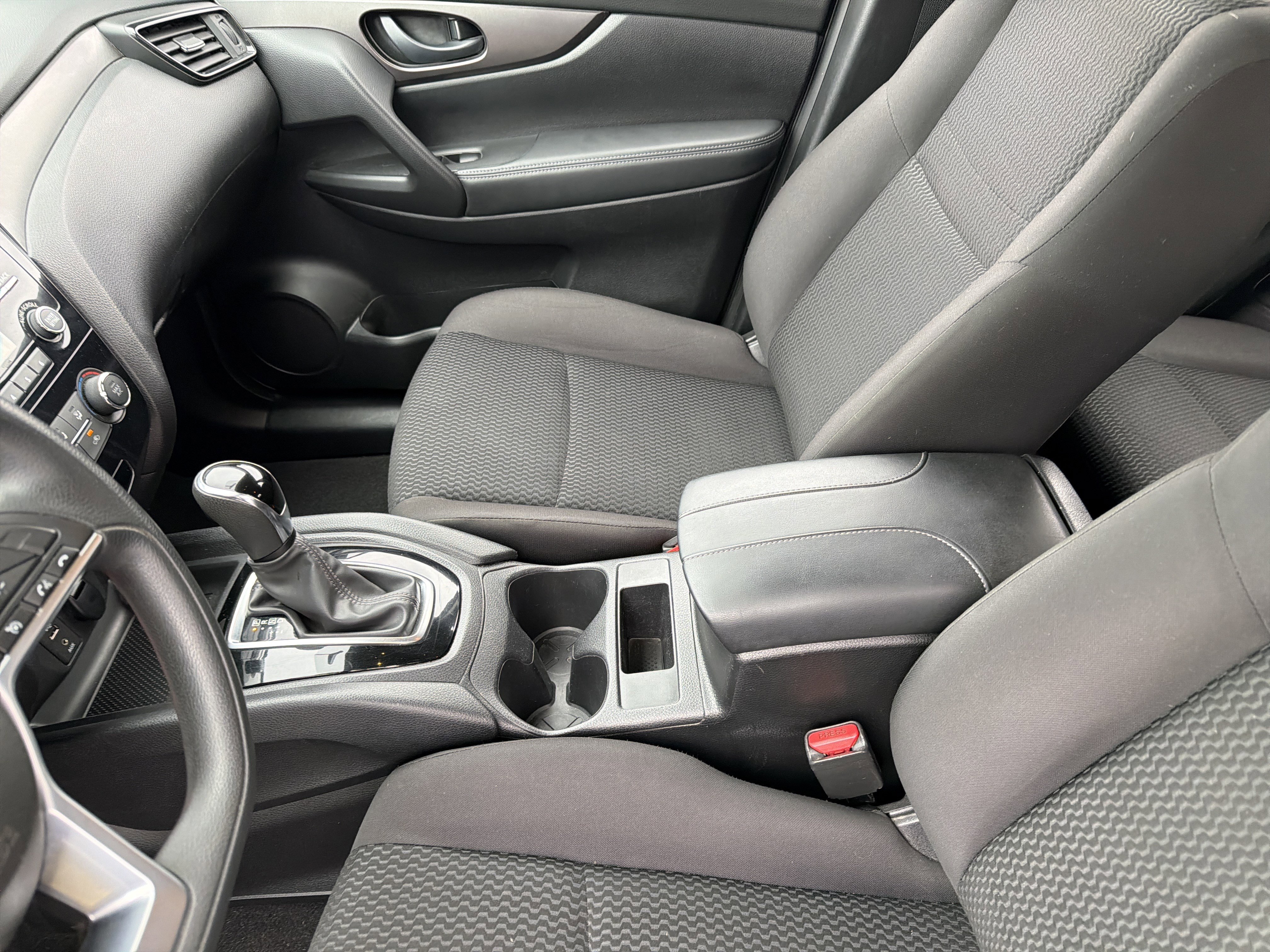 Used 2017 Nissan Rogue Sport S w/ S Appearance Package image 14