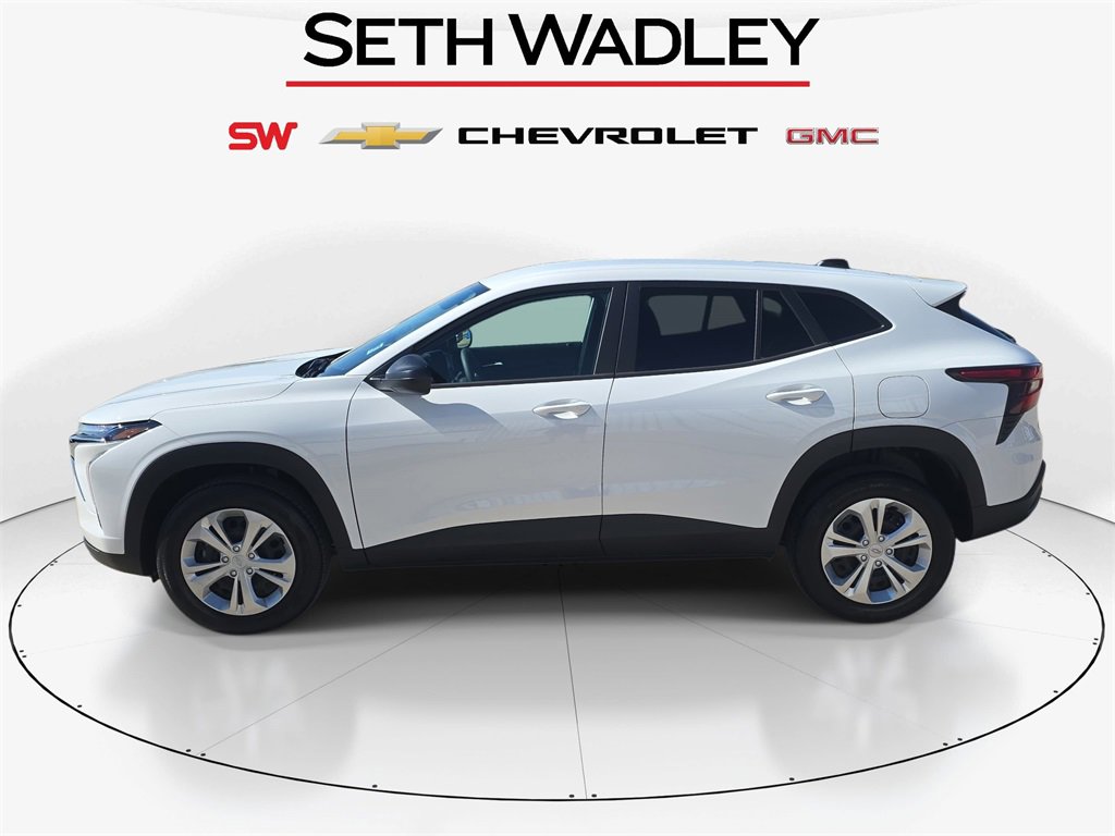 Used 2025 Chevrolet Trax LS image 4