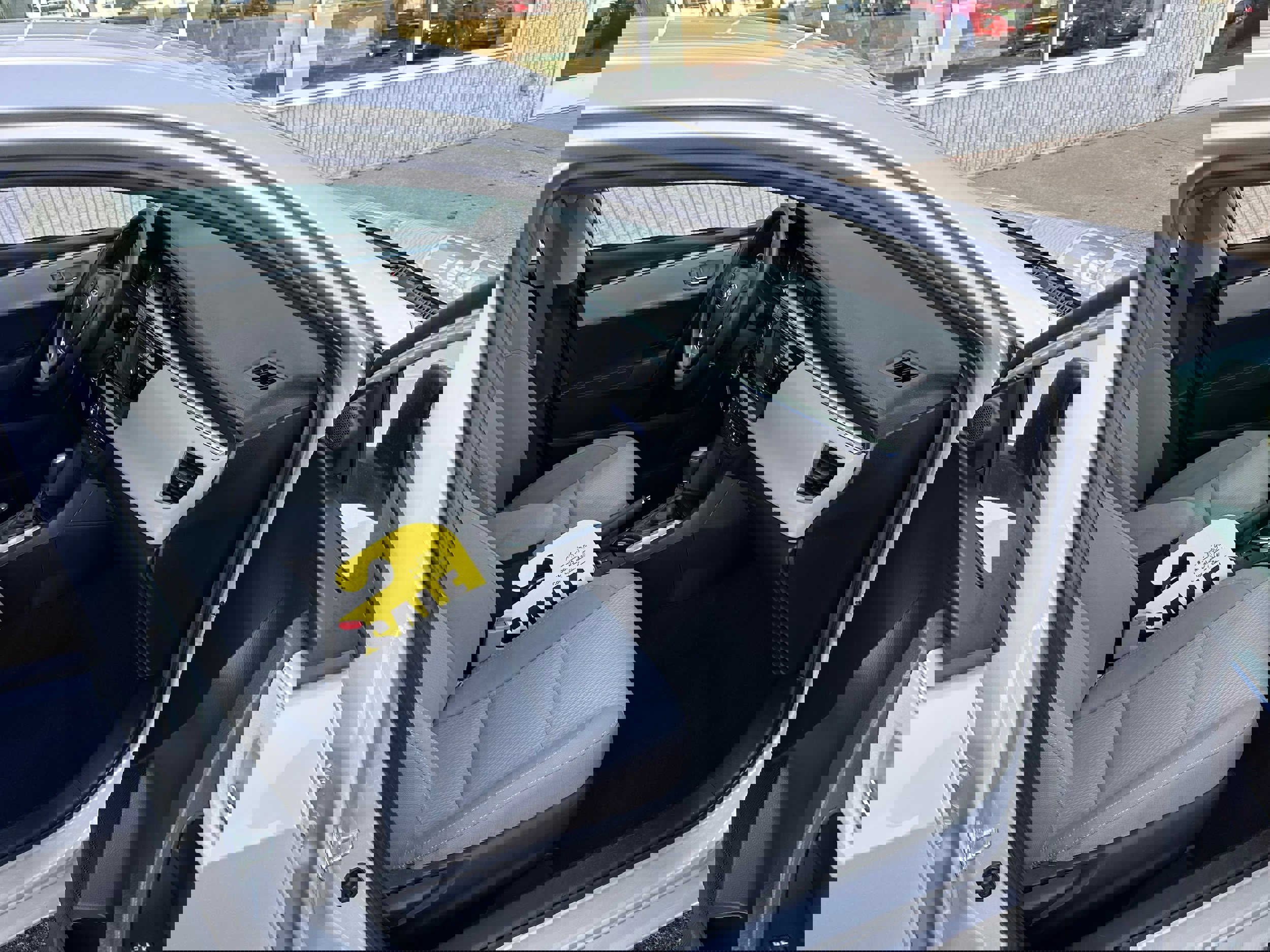 Used 2015 Toyota Corolla image 16