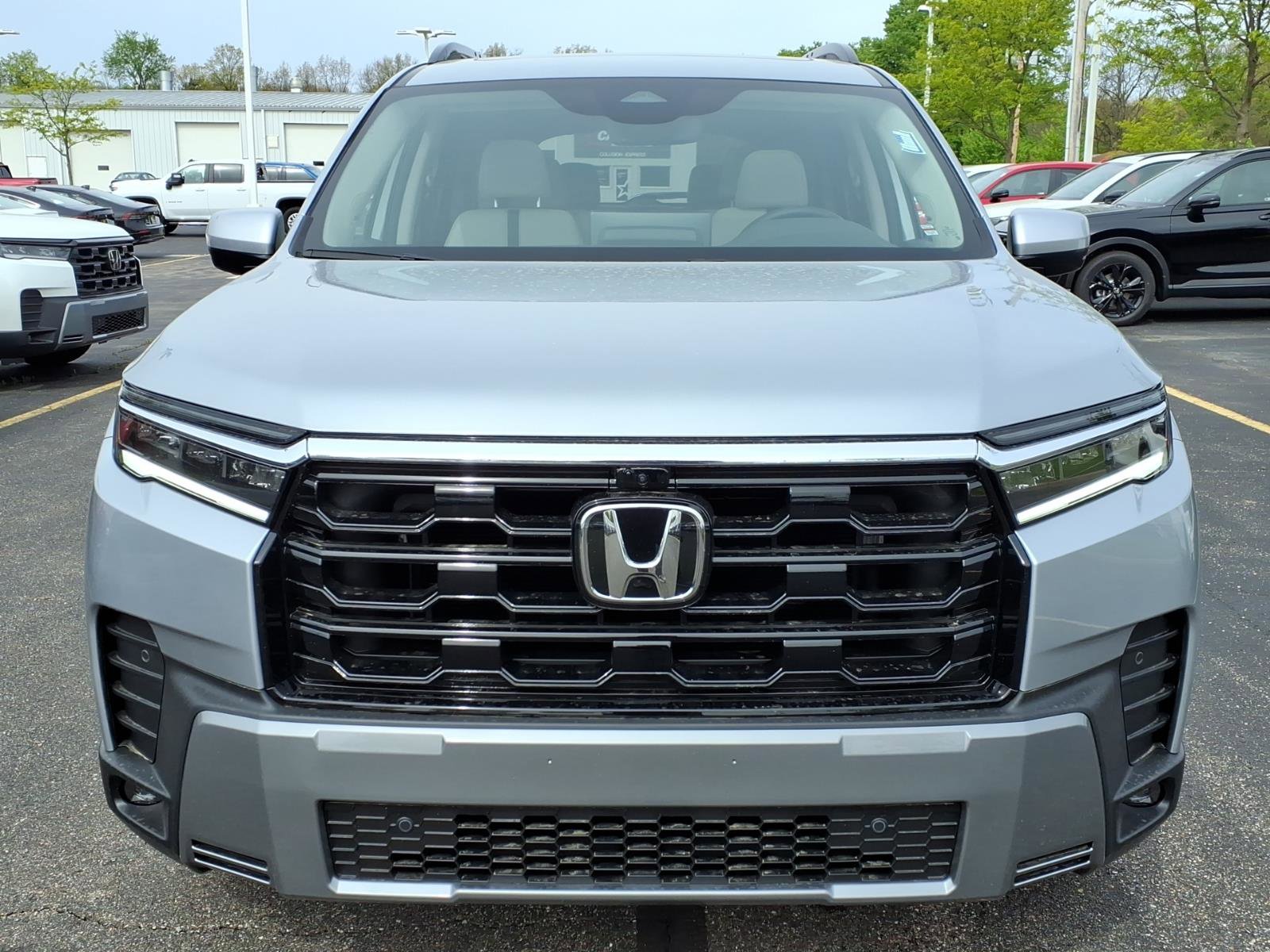 New 2026 Honda Pilot Touring image 2