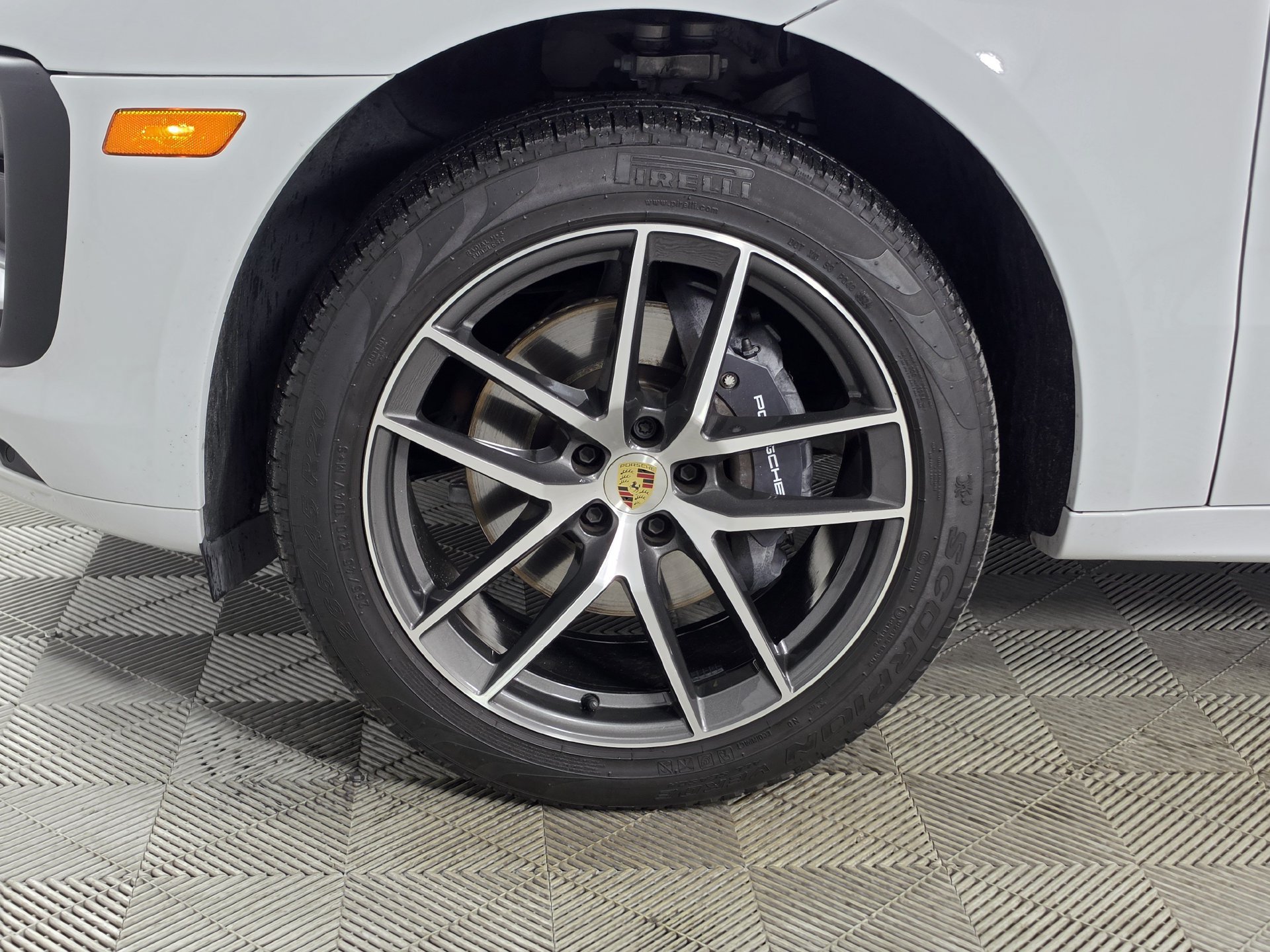 Used 2025 Porsche Macan AWD/4WD image 48