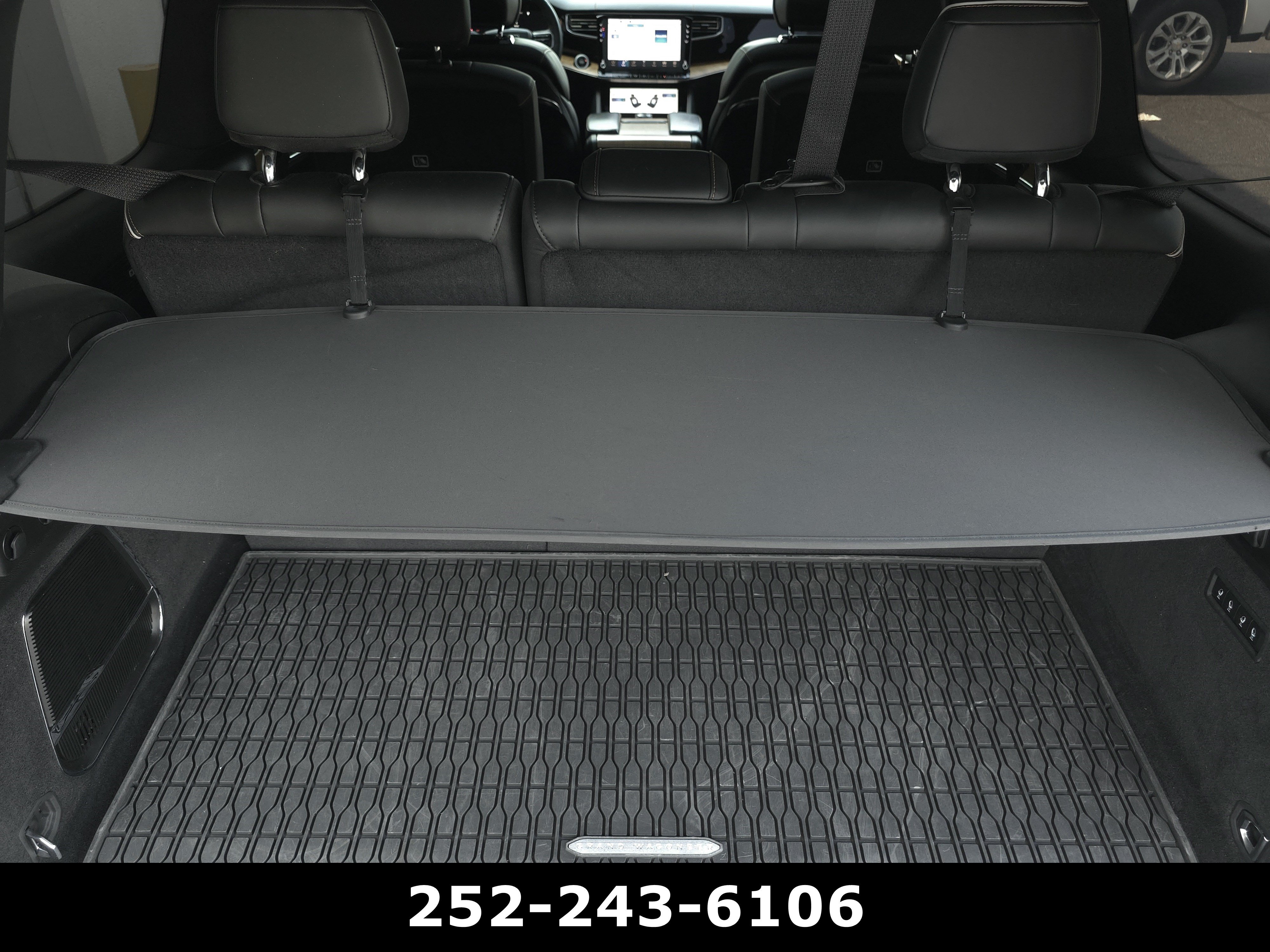Used 2023 Jeep Grand Wagoneer Series III AWD/4WD image 46