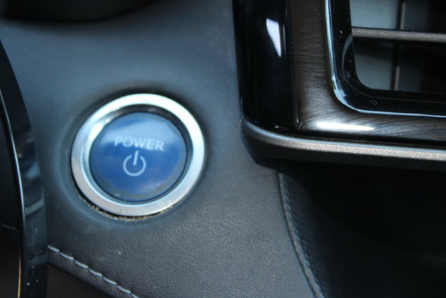 Used 2020 Toyota Highlander LE FWD image 23