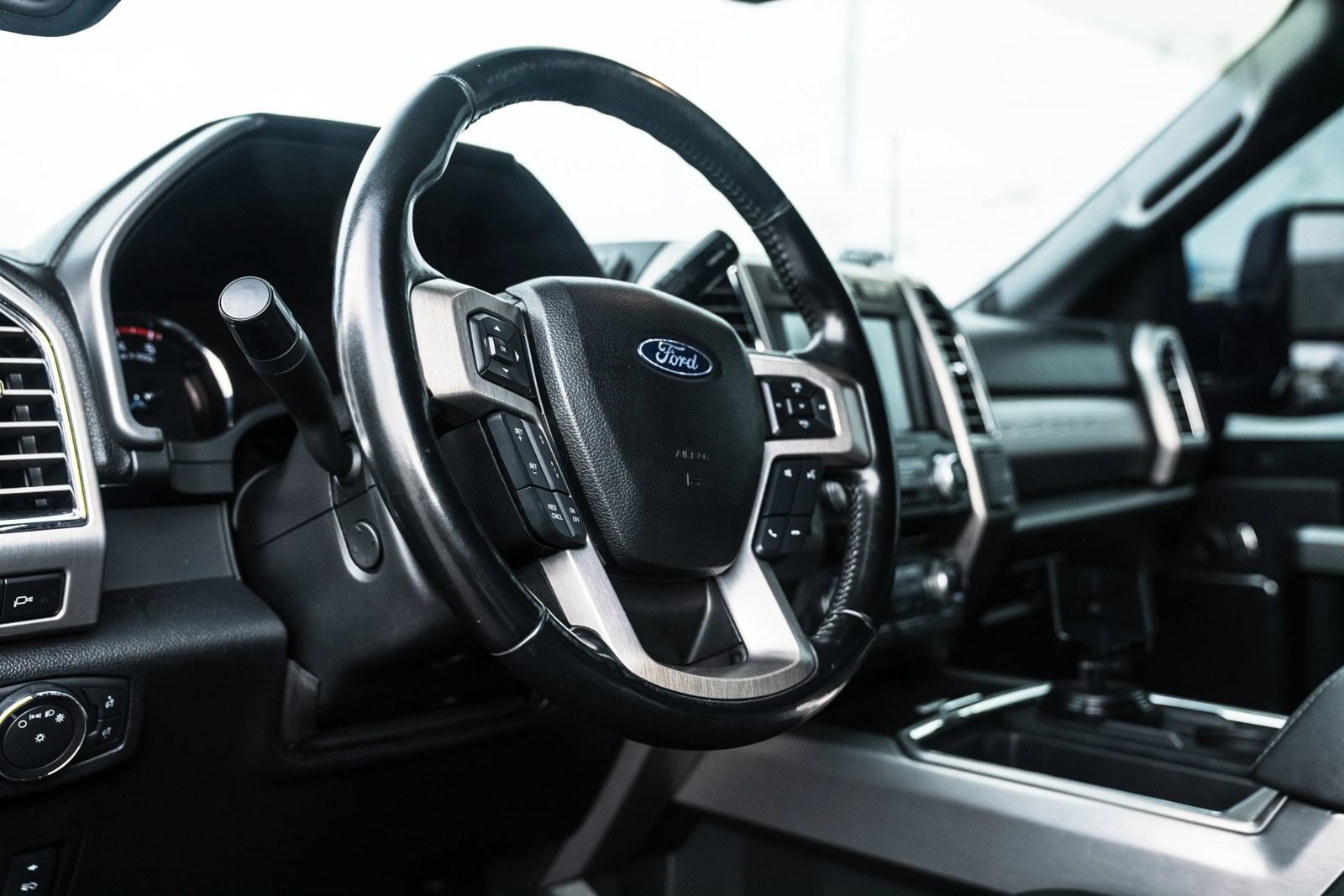 Used 2017 Ford F250 Platinum w/ Platinum Ultimate Package AWD/4WD image 15