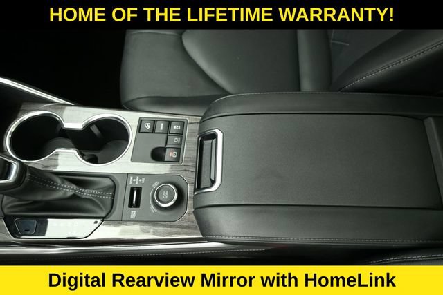 Used 2025 Toyota Highlander Platinum AWD/4WD image 31