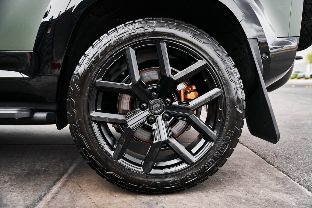 Used 2023 Land Rover Defender 110 X image 25