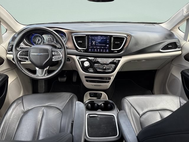 Used 2019 Chrysler Pacifica Touring-L Plus FWD image 19