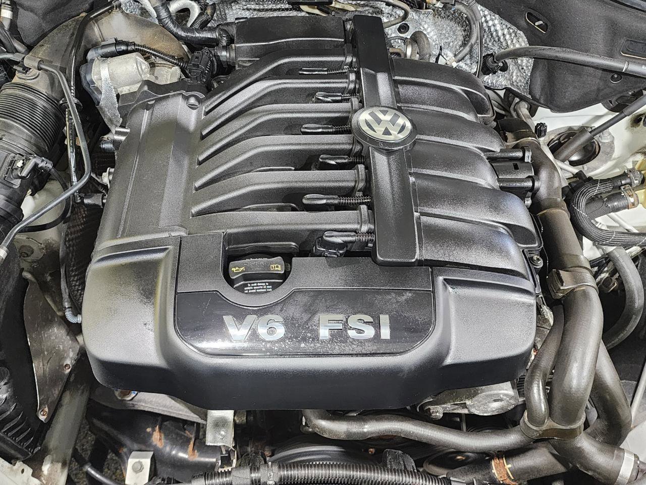 Used 2017 Volkswagen Touareg Wolfsburg Edition AWD/4WD image 10