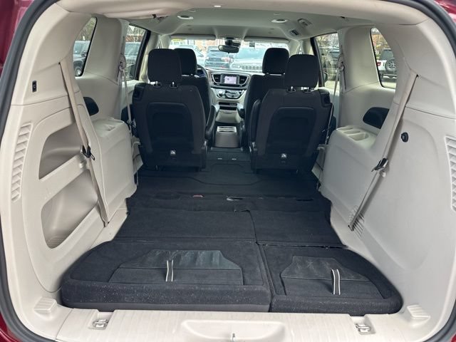 Certified 2023 Chrysler Voyager LX FWD image 21