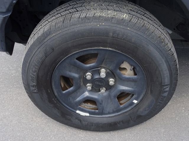 Used 2022 Jeep Wrangler Sport image 15