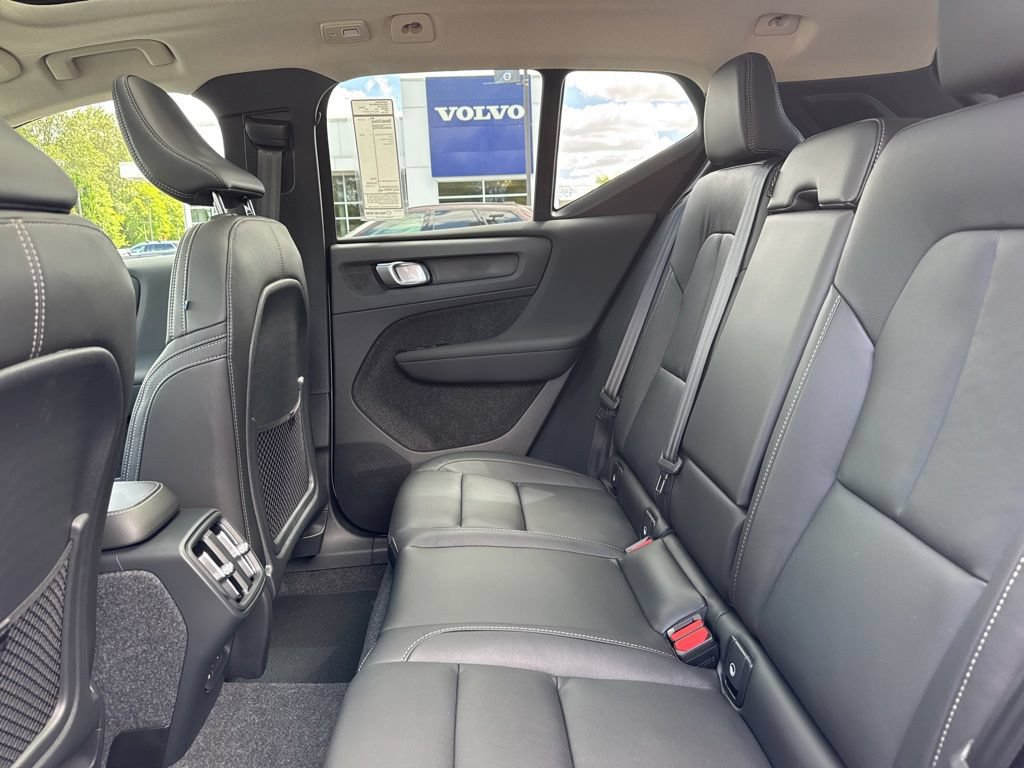 New 2026 Volvo XC40 B5 Plus w/ Climate Package AWD/4WD image 5