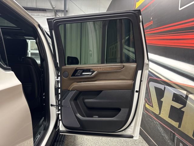 Used 2025 GMC Yukon XL Denali Ultimate image 28