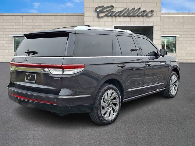 Used 2024 Lincoln Navigator Reserve image 8