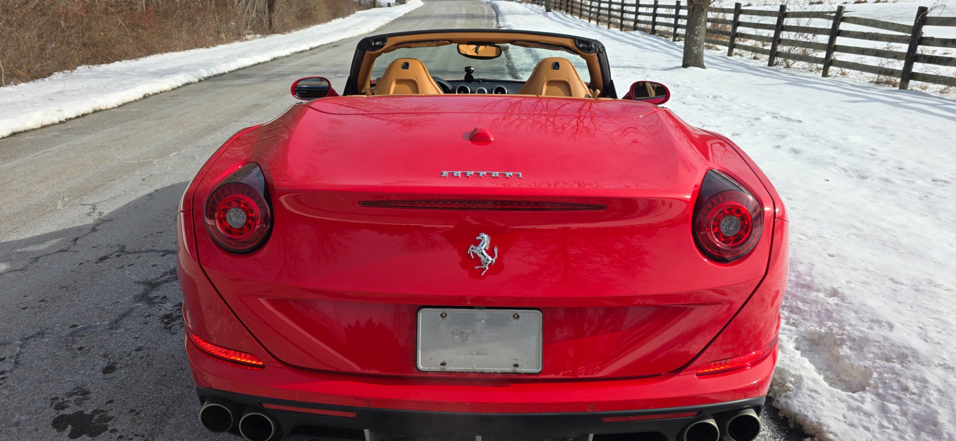 Used 2015 Ferrari California T RWD image 22