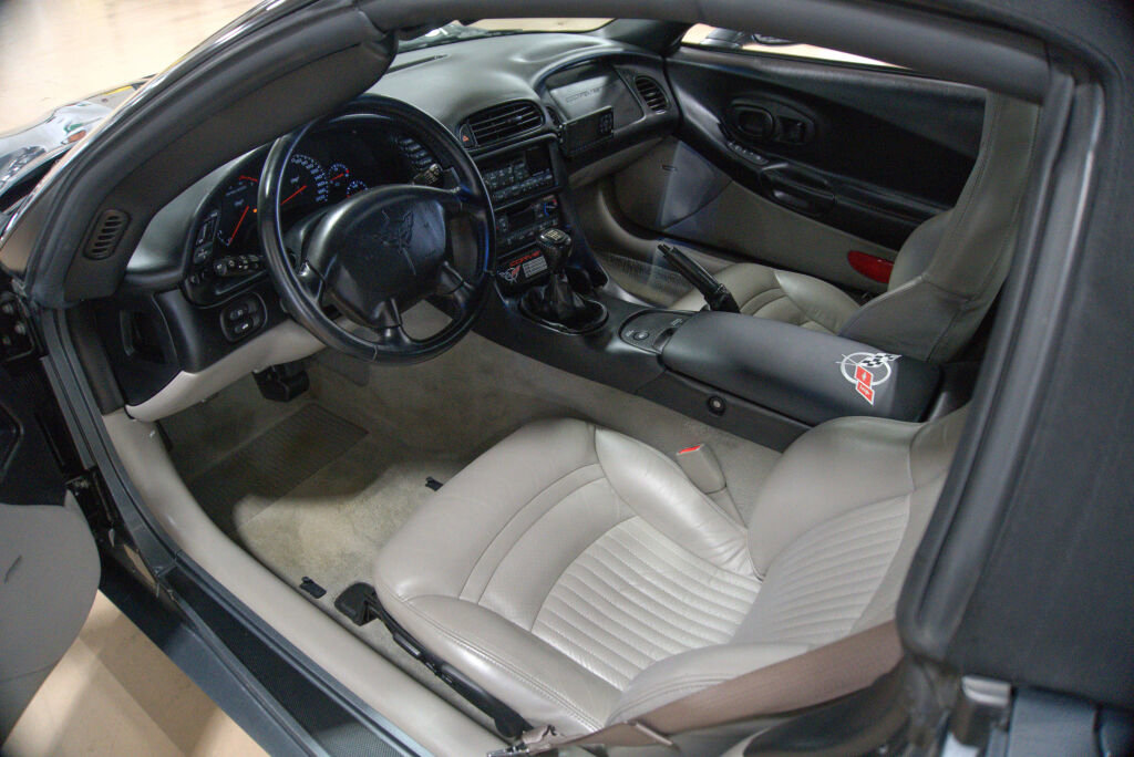 Used 2003 Chevrolet Corvette Base w/ Preferred Equipment Group1 image 35