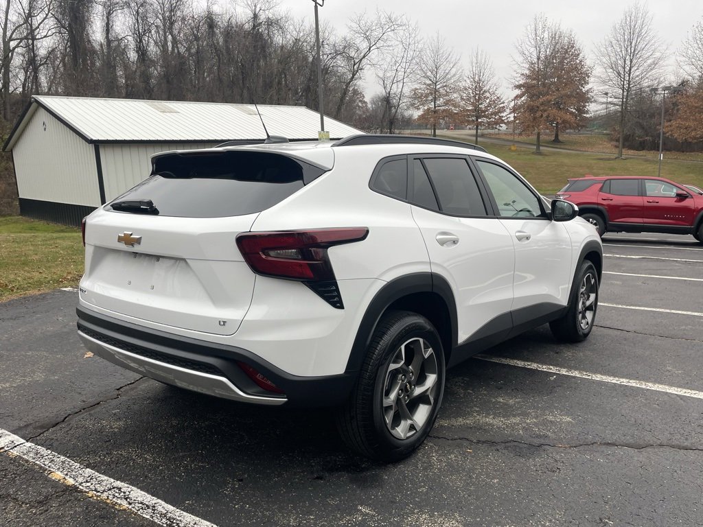 Certified 2026 Chevrolet Trax LT image 3